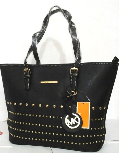 black-handbag-7